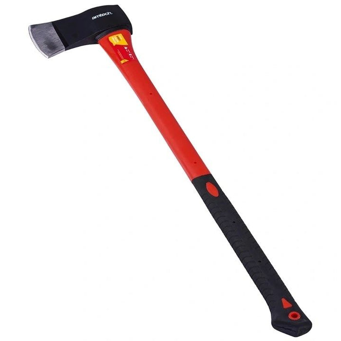 1.8kg (4lb) Felling axe with fibreglass shaft